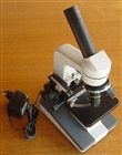 Digital Microscope med mekanisk bord, LED, batteri och laddare